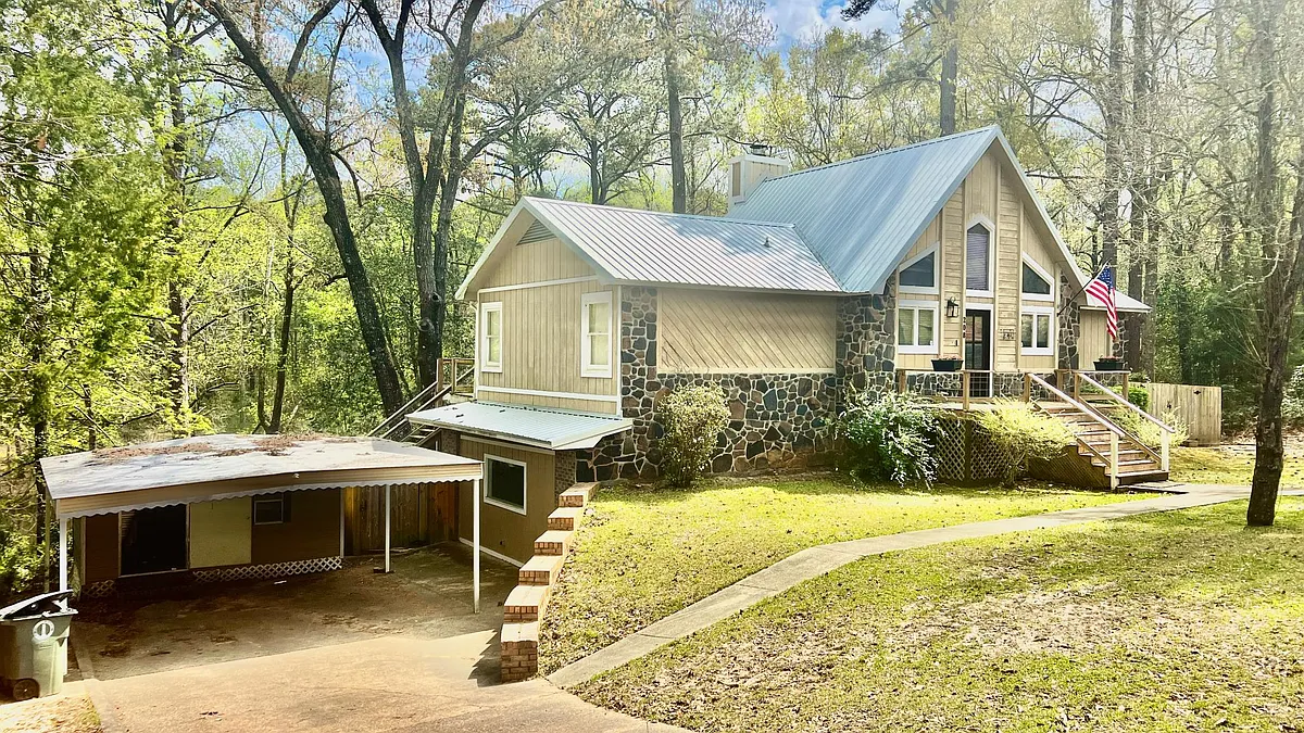 Building Photo - 208 Timberlake Dr