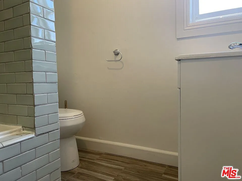 4 bed, 2.0 bath, 1350 sqft, $4,300 — Photo 4
