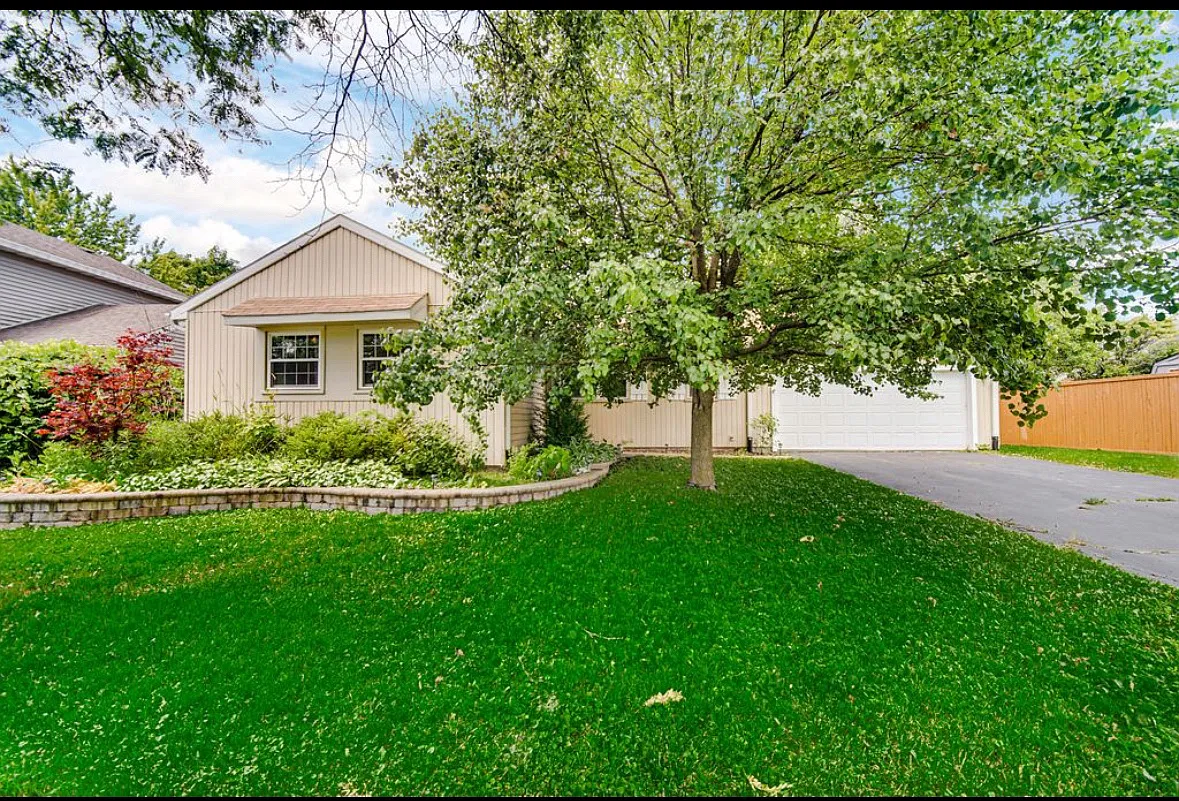 3 bed, 1080 sqft, $3,000 — Photo 1