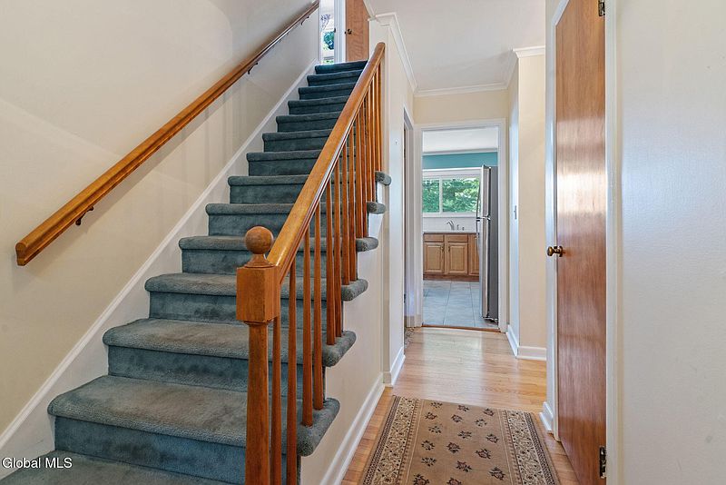 5th image of 25 Montrose Drive