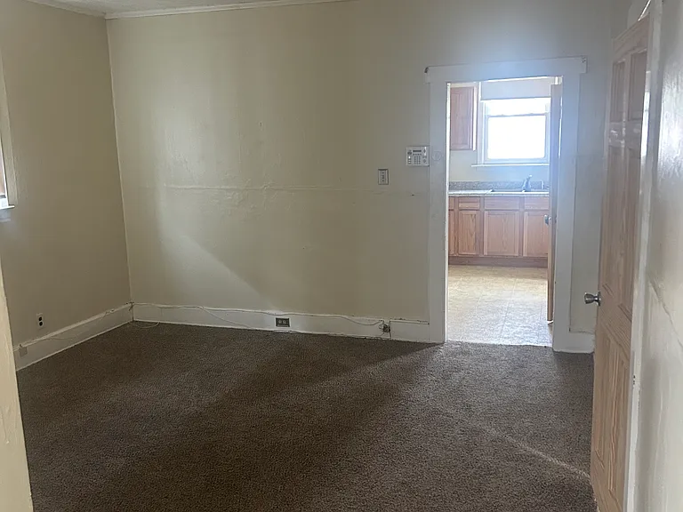 873 Adams Ave — Photo 4