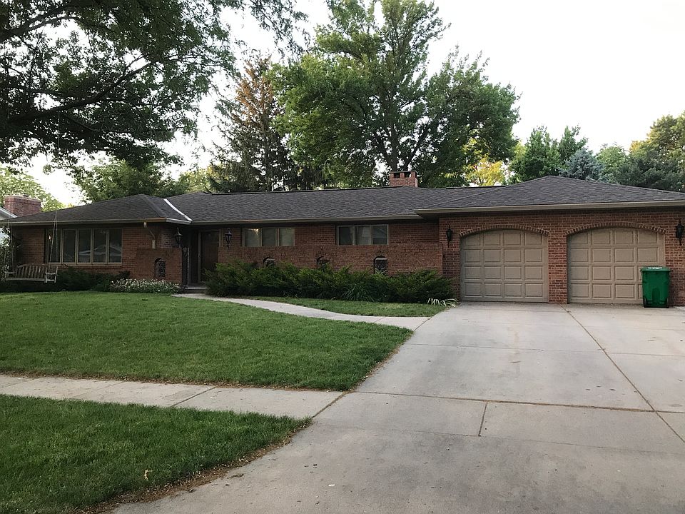 Front.  New roof May 2017.