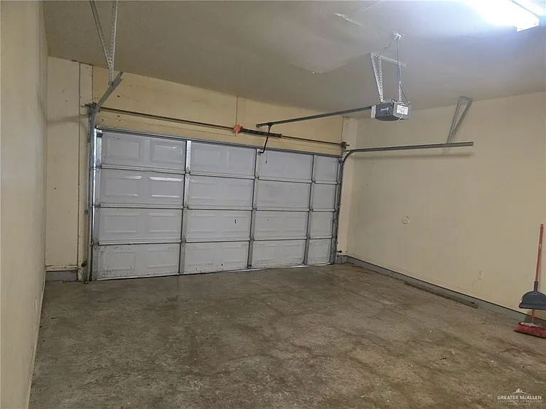 1600 Nassau St — Photo 8
