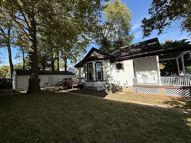 912 N Center St — Photo 18