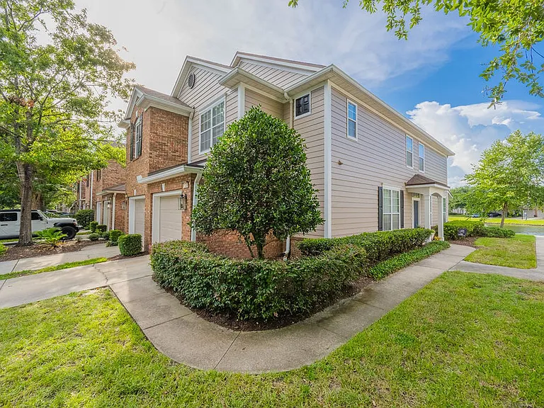 11310 Campfield Cir — Photo 27