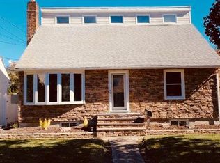 77 Lynton Road, Albertson, NY 11507