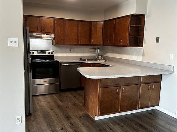 5th image of 7609 Hazelcrest Dr APT C