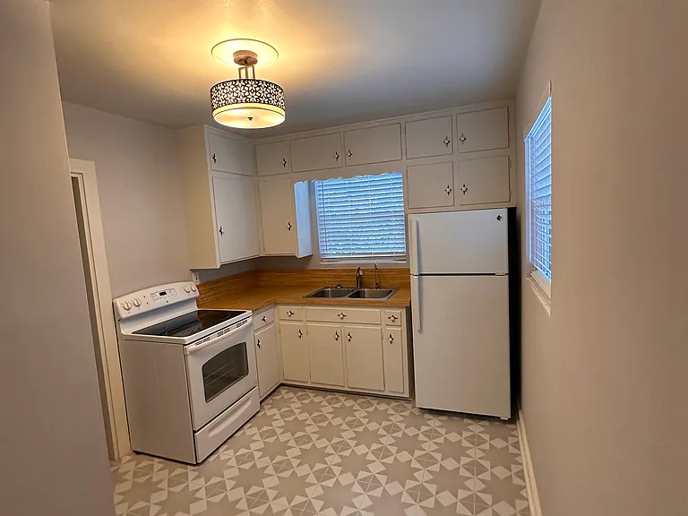 454 Shoreview Ave — Photo 4