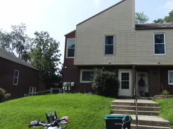 1719 Julie Ct, Bensalem, PA 19020