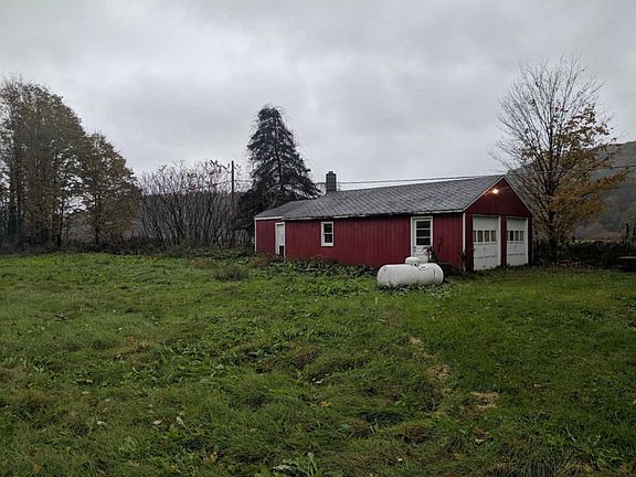 5th image of 33 Pine Lake Rd
