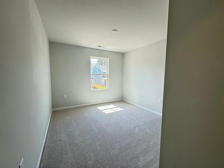 5719 Woodlawn Dr — Photo 14