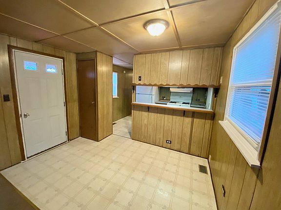 Dining Area, Entry Closet