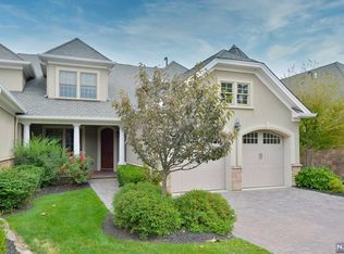 55 Windsor Ln, Ramsey, NJ 07446