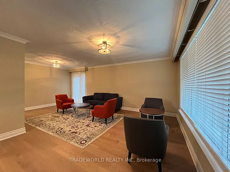 201 Hendon Ave #MAIN FLOOR — Photo 4