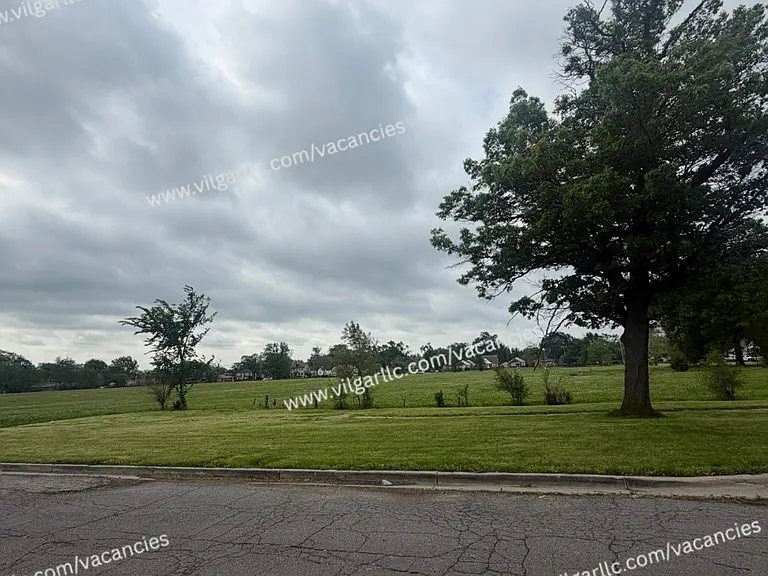 600 W 46th Ave — Photo 2