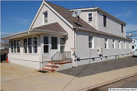 2nd image of 471 Main St E