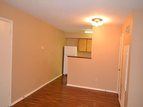 3rd image of 1102 Welsh Ave #D