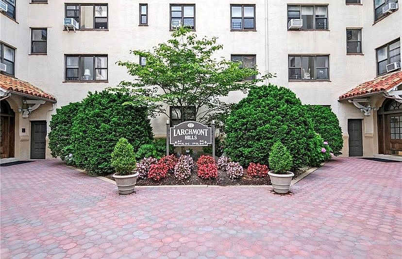 1st image of 17 N Chatsworth Ave APT 7D