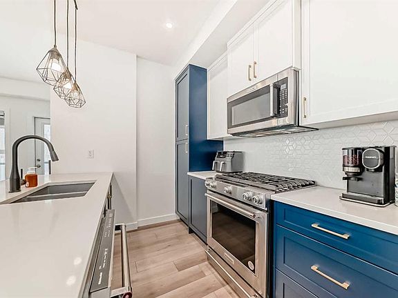 5th image of 44 NW Spring Creek Cmn SW