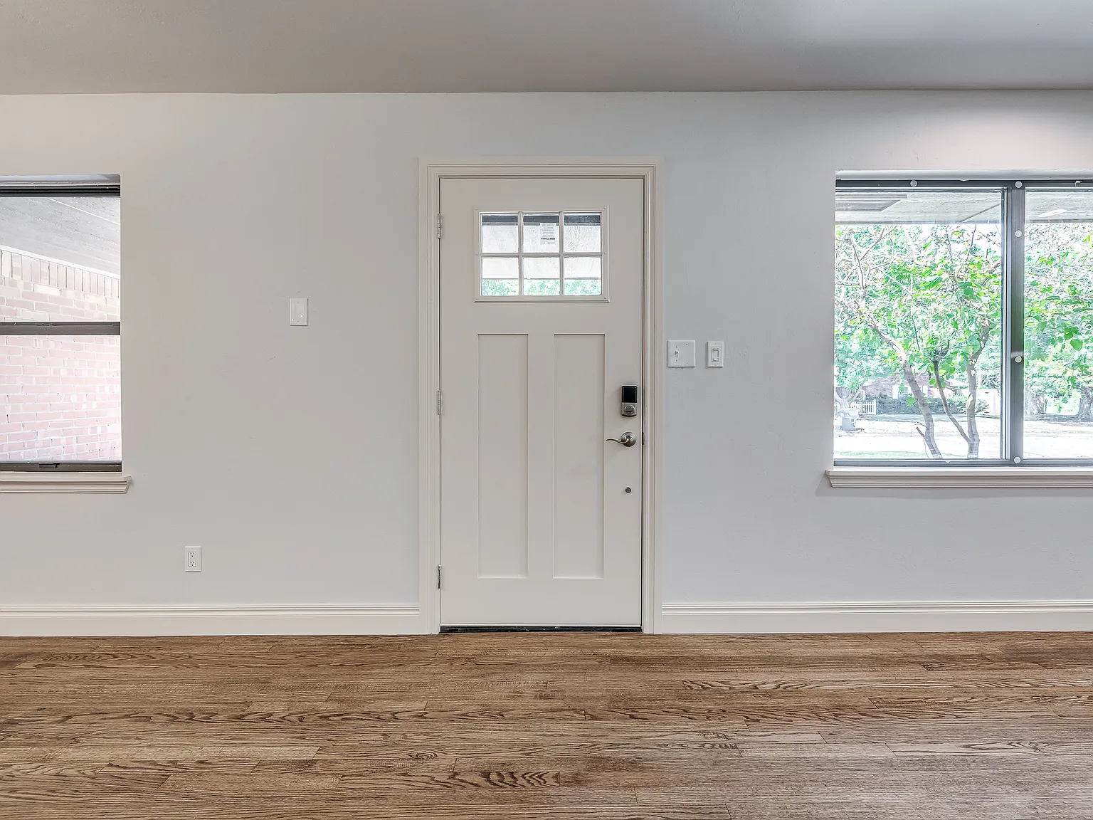 4 bed, 2.5 bath, 1660 sqft, $2,000 — Photo 4