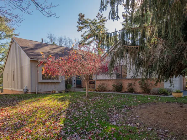 215 Woodwind Cir, Kalamazoo, MI 49006