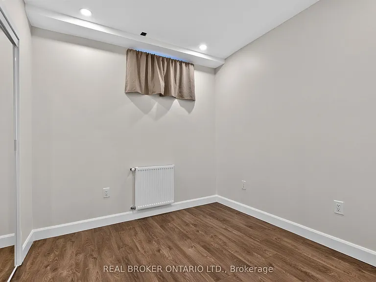 14 Mortimer Ave — Photo 29