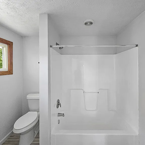 1645 Superior Ave NE — Photo 7