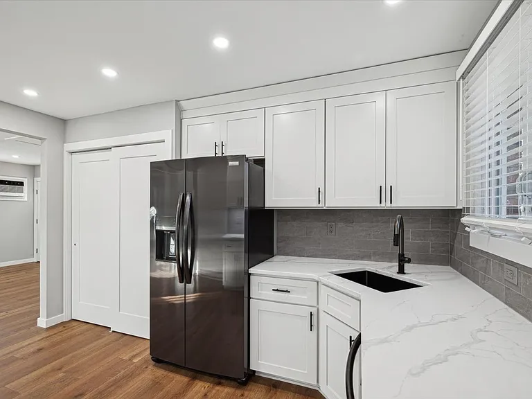 285 Stamets Rd #2 — Photo 8