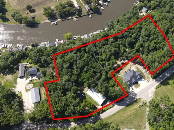 2587 210th Ave, Delhi, IA 52223