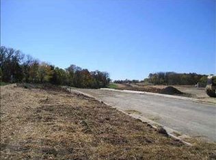 1740 Creek Wood Dr, DUBUQUE, IA 52003