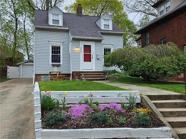 925 Hereford Dr, Akron, OH 44303