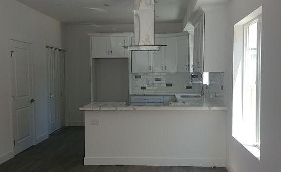 4th image of 5244 1/2 Tilden Ave
