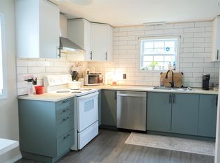 275 Circle Dr, Halifax, NS B3E 1C1
