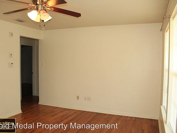 3rd image of 1605 Wood Ave