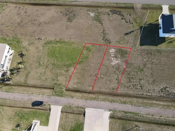 7-8 Cardinal Dr, Liberty, TX 77575