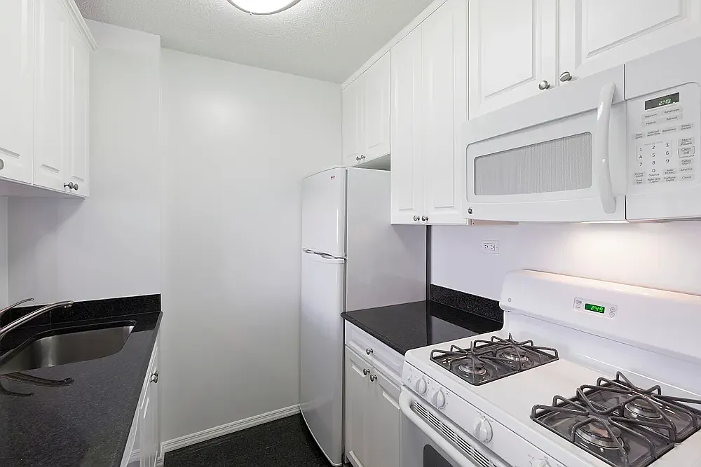 155 East 31st Street — Photo 2