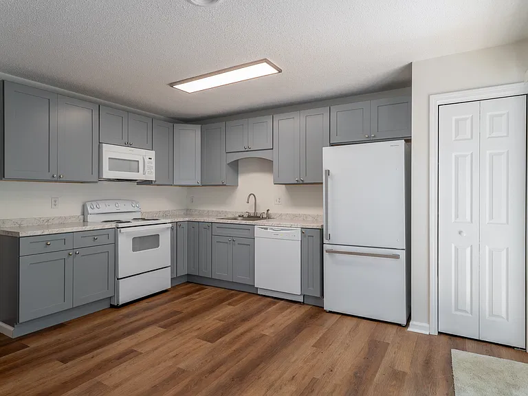 70 Greenville Hwy #1 — Photo 4
