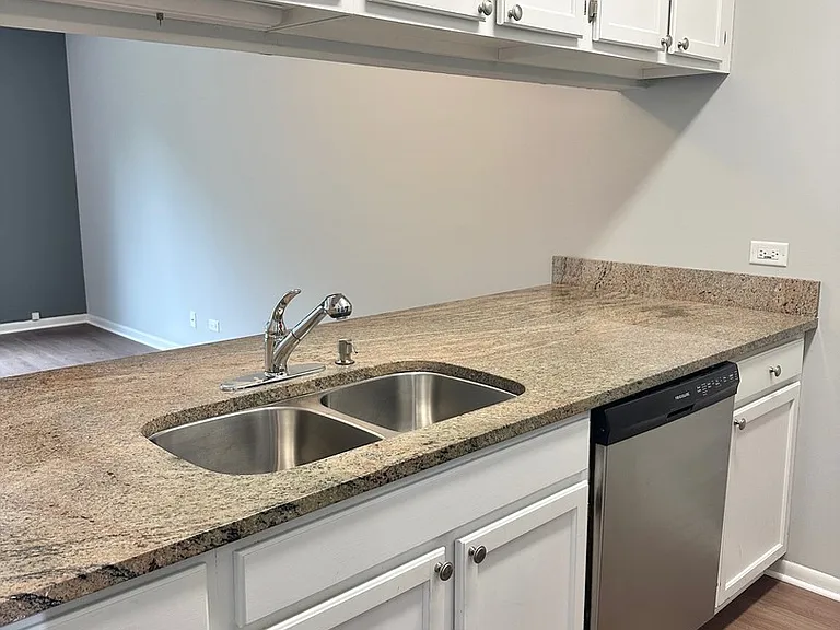 1132 Regency Ct — Photo 8