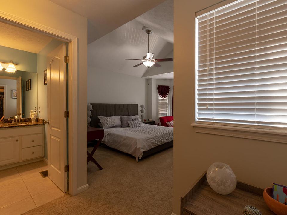 2nd image of 13548 Pinnacle Gardens Cir #8