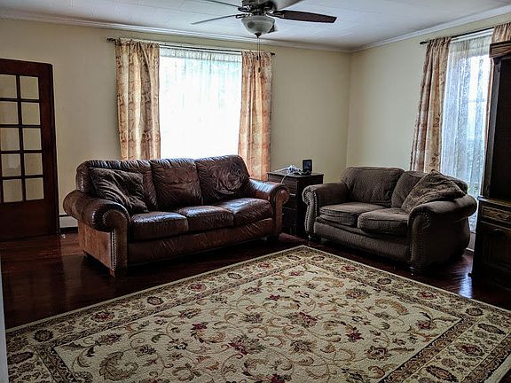 4th image of 419 W Washington Ave