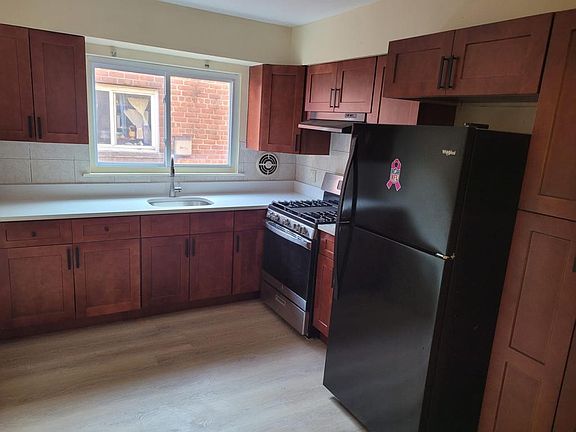 2nd image of 733 E 228th St #2F