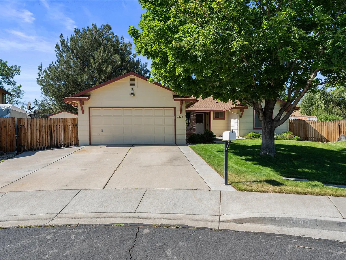 Building Photo - 1843 Woodtrail Ct
