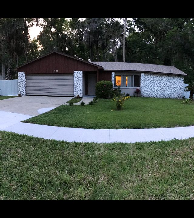 1st image of 1007 Calle Grande St