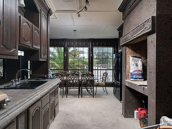4th image of 388 Nicholas Lopez St