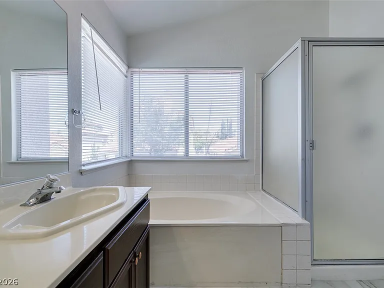 9712 Peacock Hill Cir — Photo 59