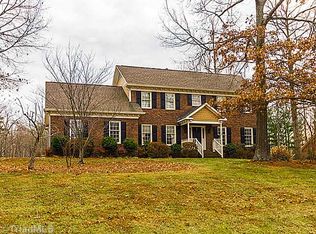 4001 Waldenbrook Rd, Greensboro, NC 27407