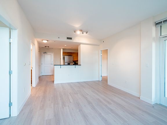 2nd image of 475 Redwood St #103-1-1