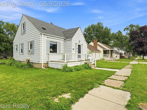 2nd image of 304 16th St