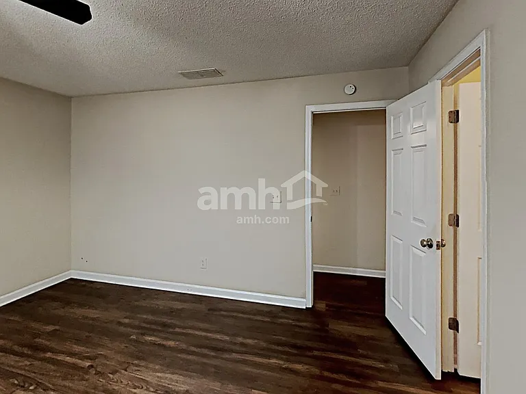 209 Signet Ct — Photo 11