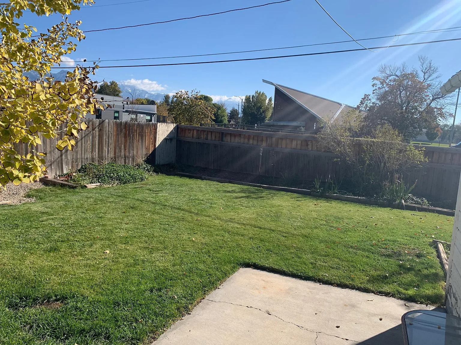 460 E Redondo Ave — Photo 4
